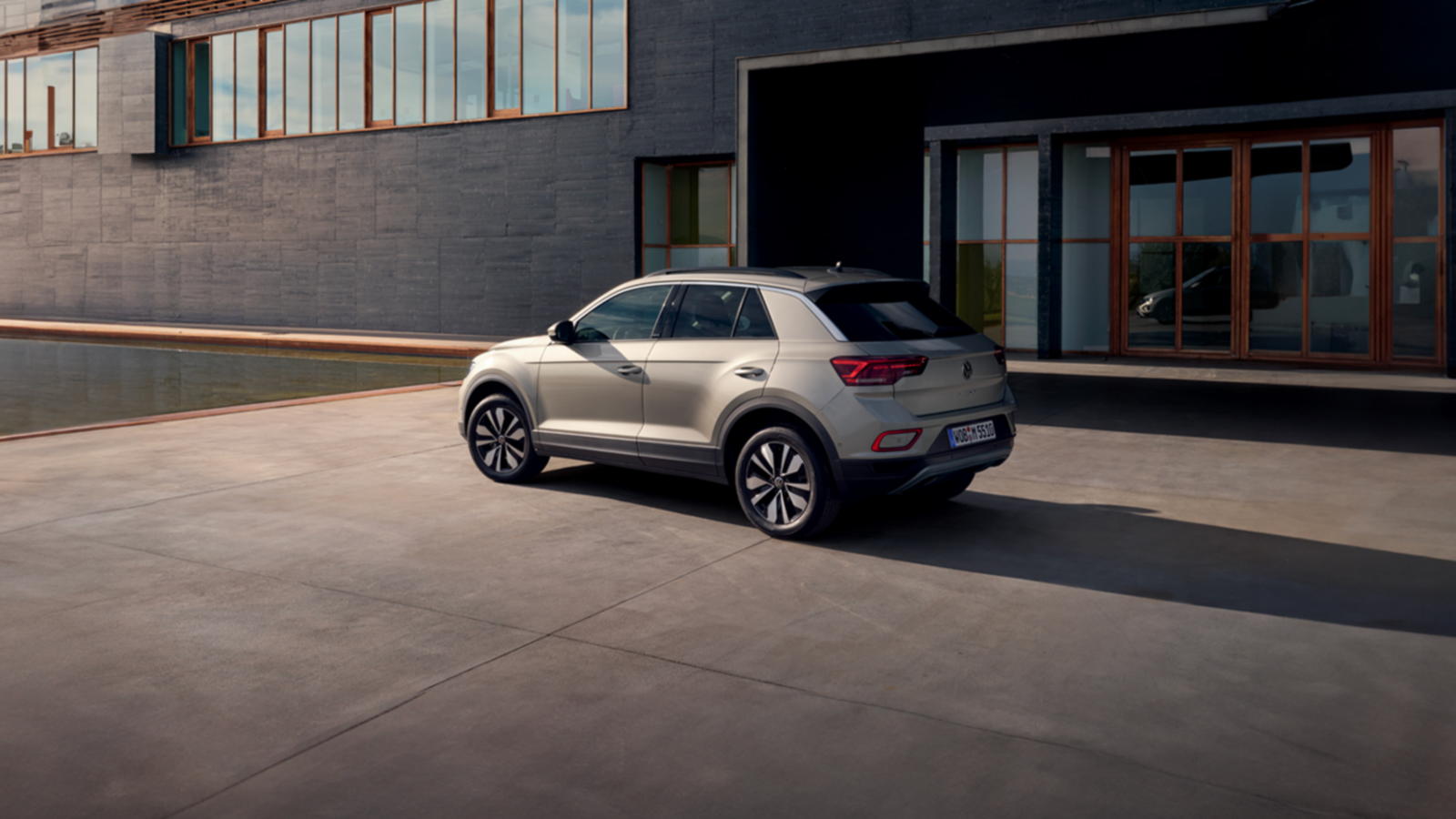 Photo Volkswagen T-Roc disponible à la location chez Med Rent Car